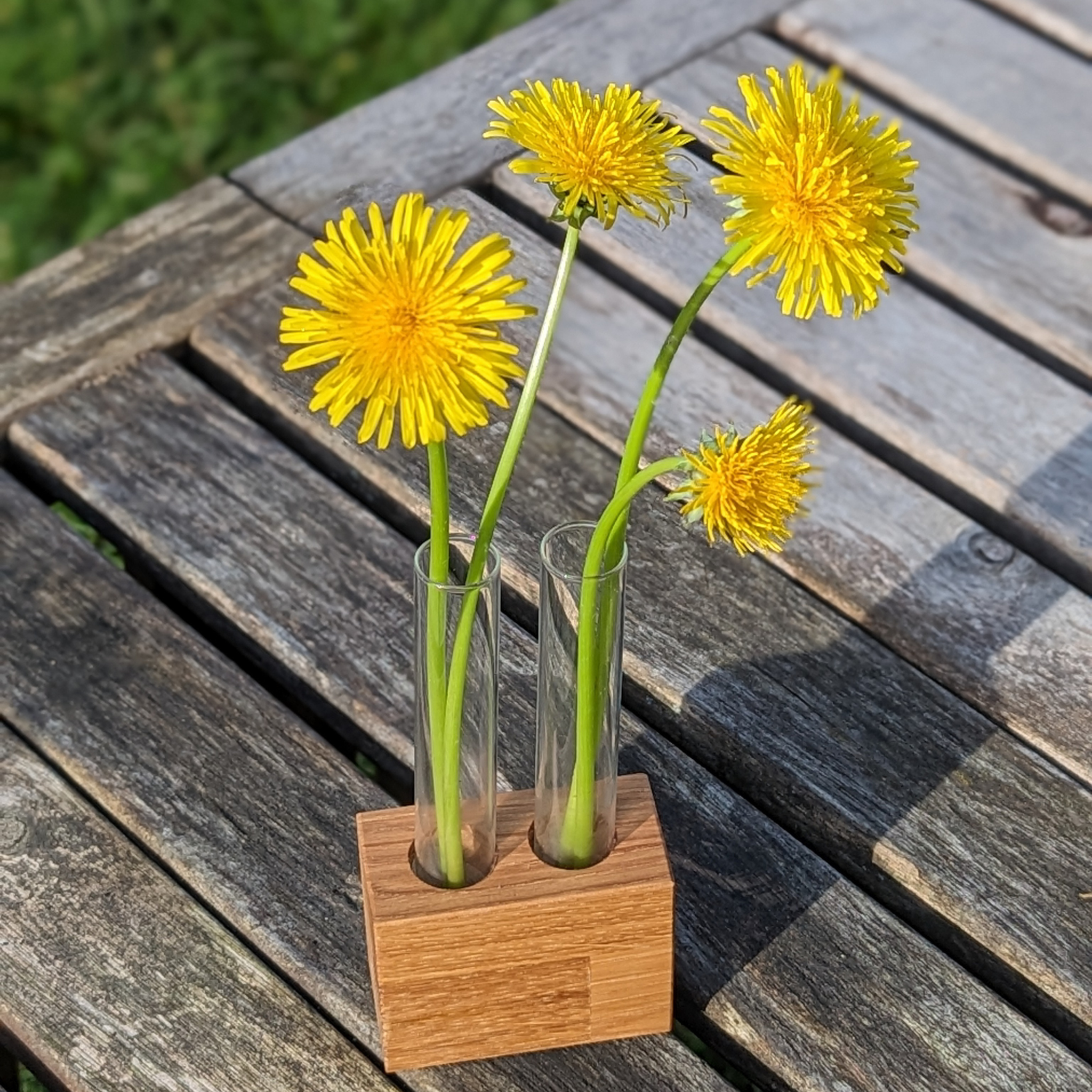 Blumenständer aus Eichenholz mit Glasvase