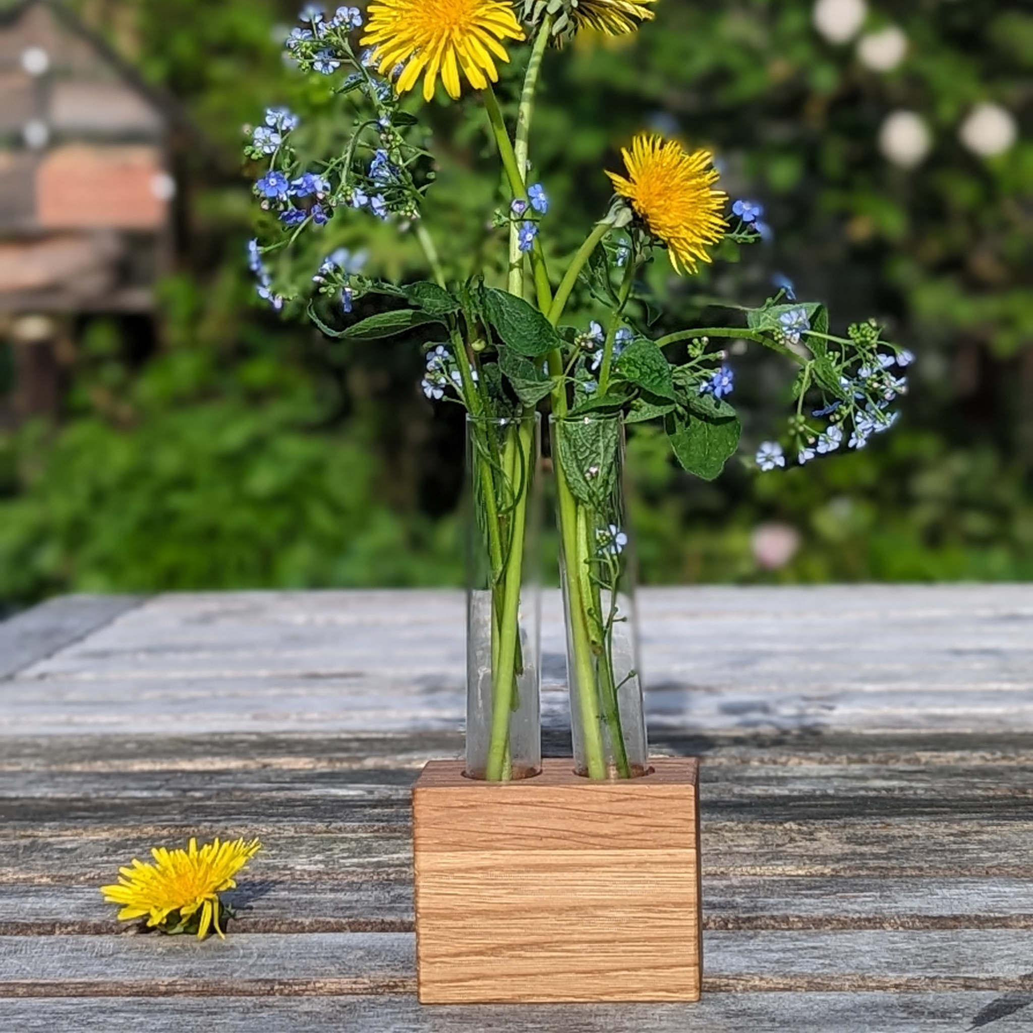 Blumenständer aus Eichenholz mit Glasvase
