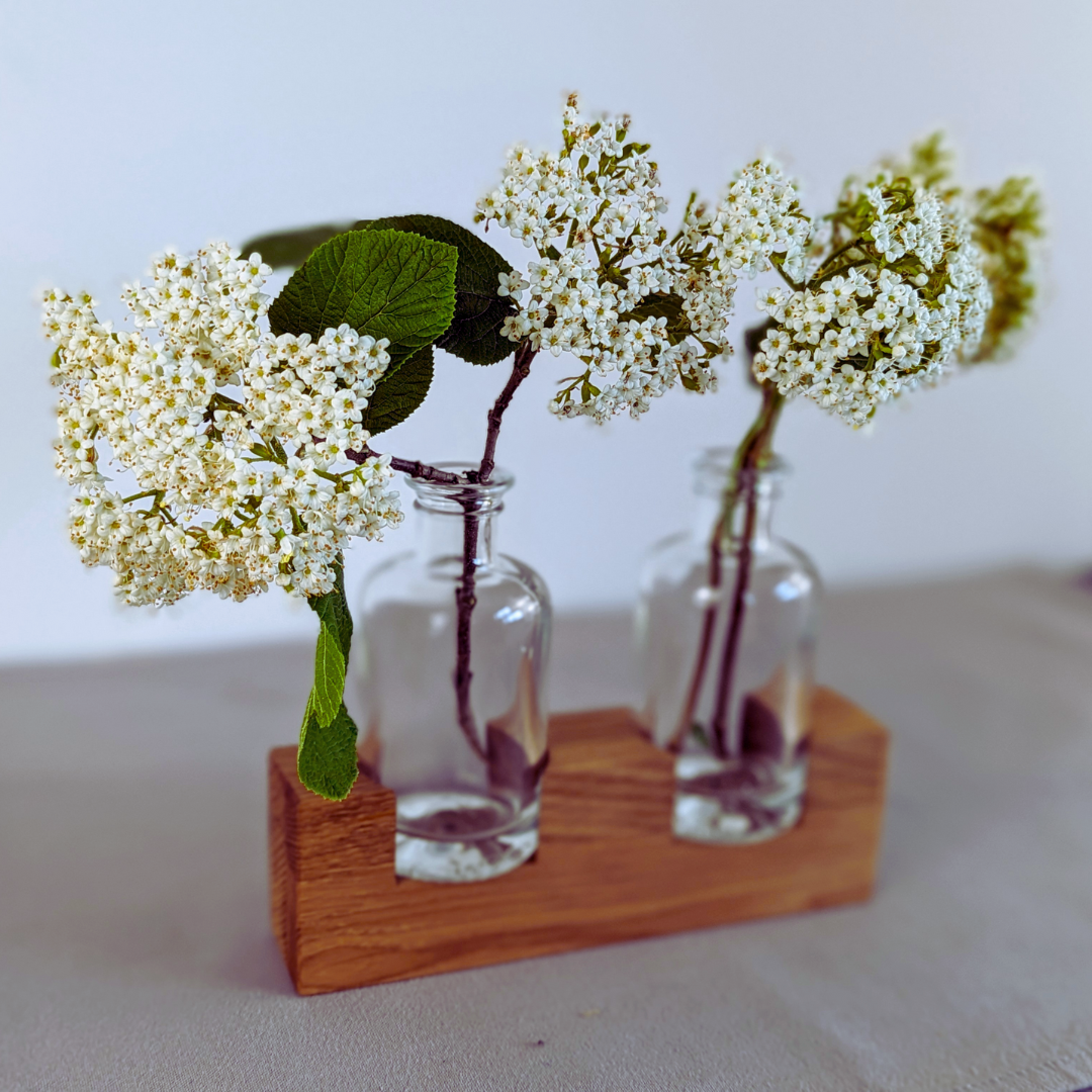 Tischvase: Eichenholzständer mit Apothekerfläschchen - Baumkrone