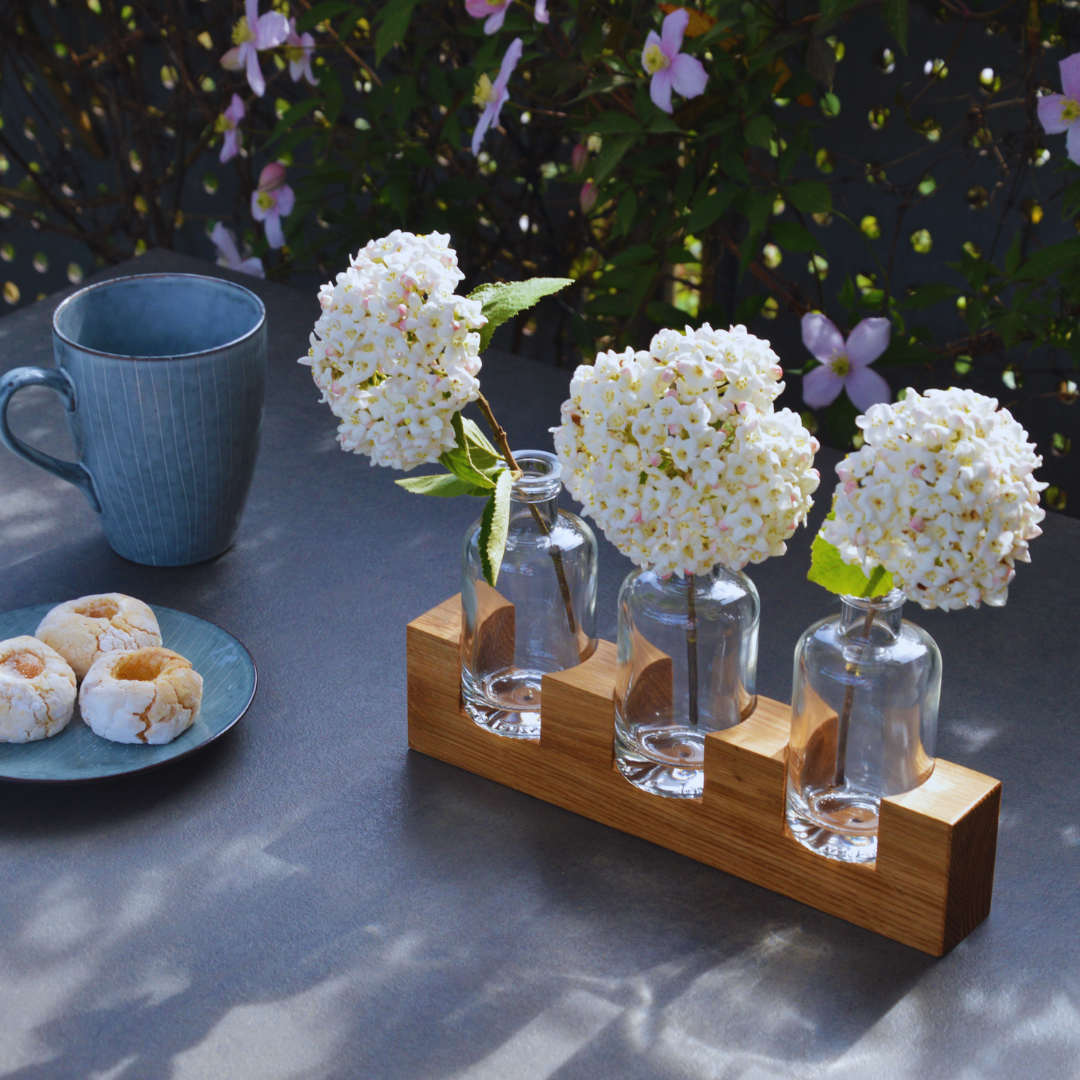 Tischvase: Eichenholzständer mit Apothekerfläschchen - Baumkrone