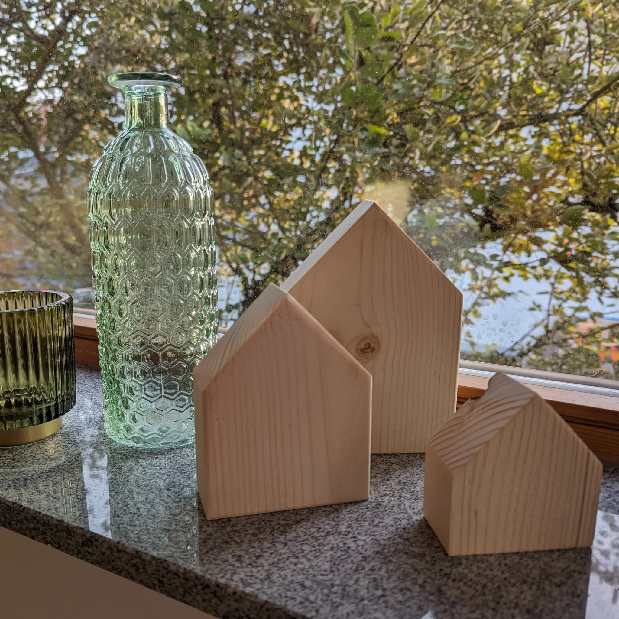 Deko-Holzhaus aus Fichtenholz - Baumkrone