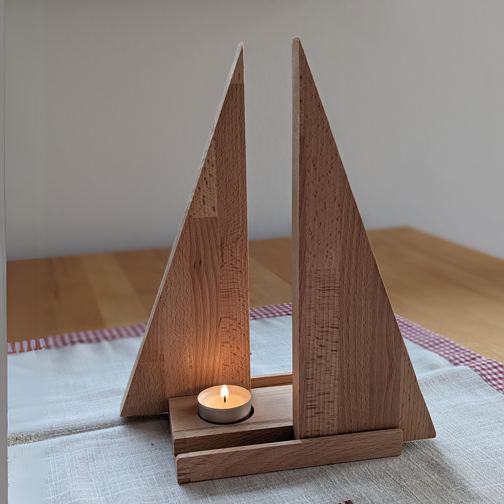 Design Kerzenständer in Christbaumform