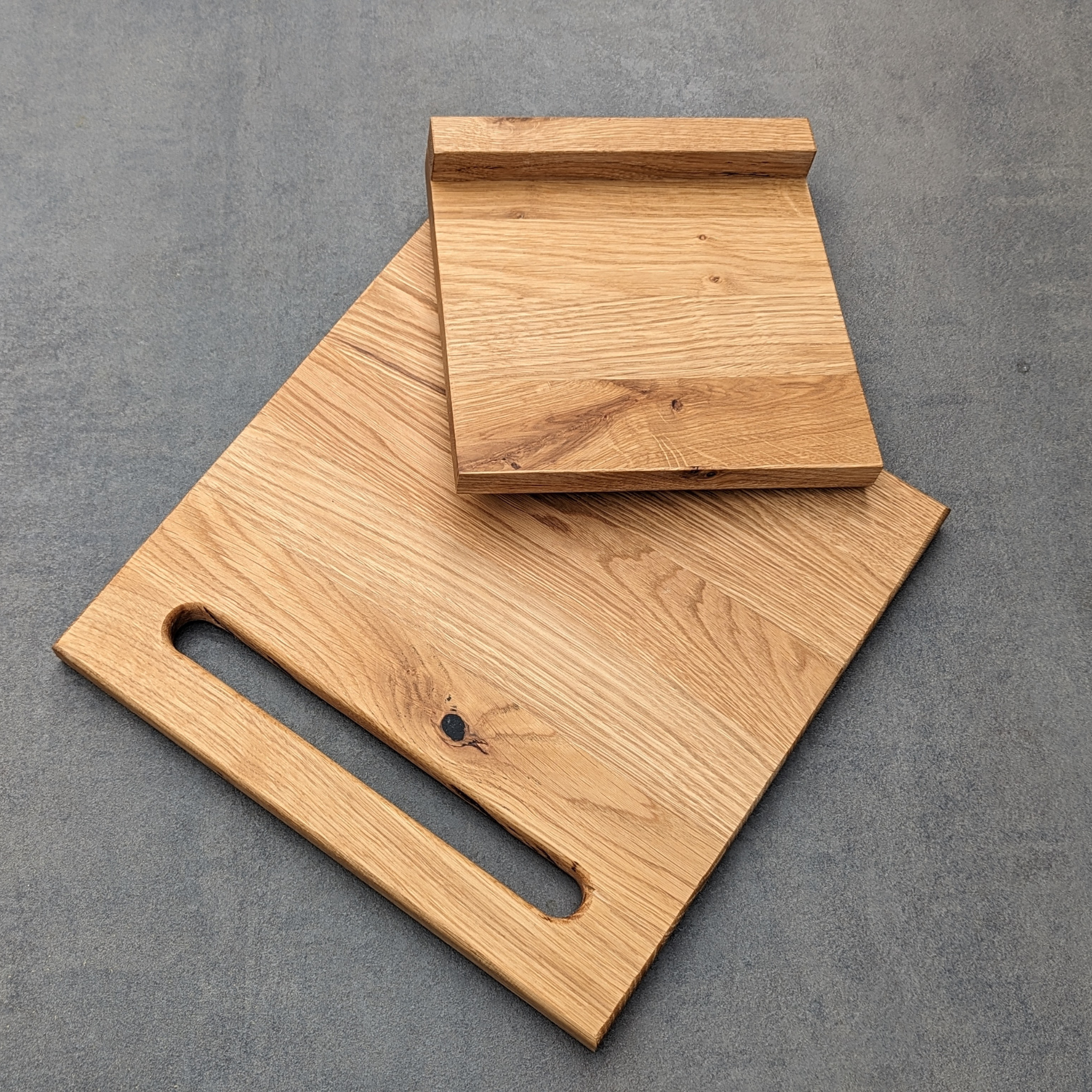 Flexibler Kochbuchständer aus massivem Eichenholz - Baumkrone
