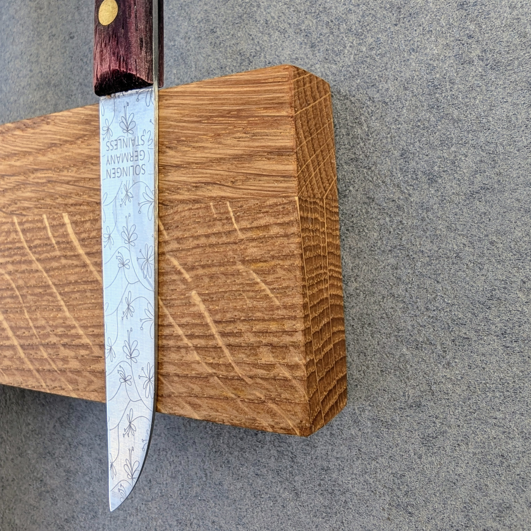 Elegante magnetische Messerleiste aus Eichenholz - Baumkrone