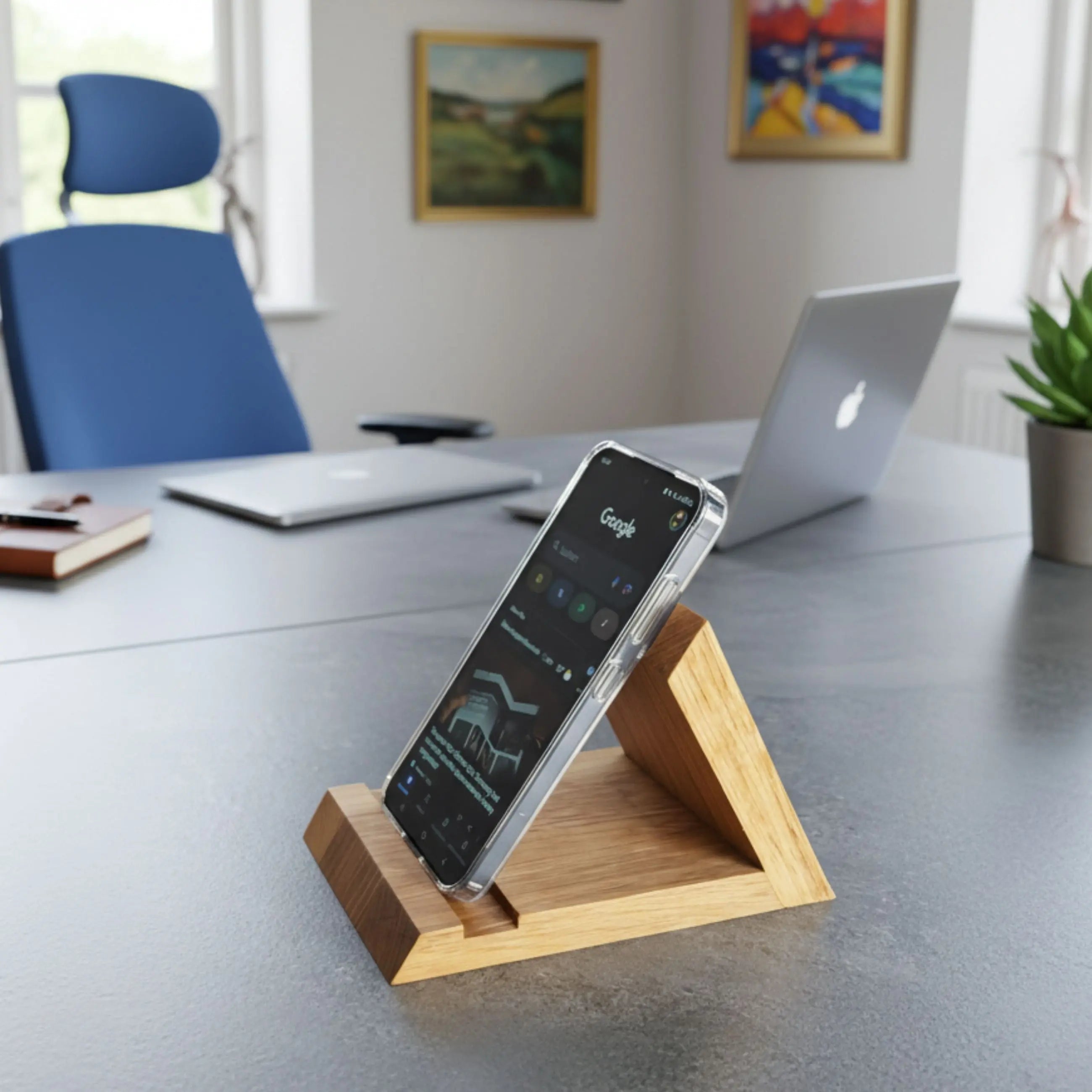 Handy-/ Tablet Ständer aus nachhaltigem Eichenholz