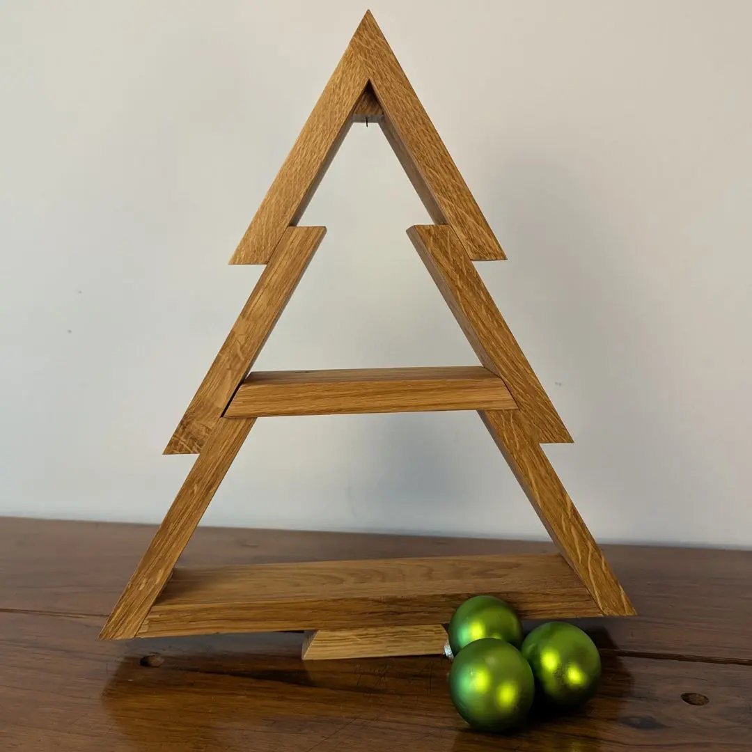 Schicker Deko-Weihnachtsbaum aus Eichenholz
