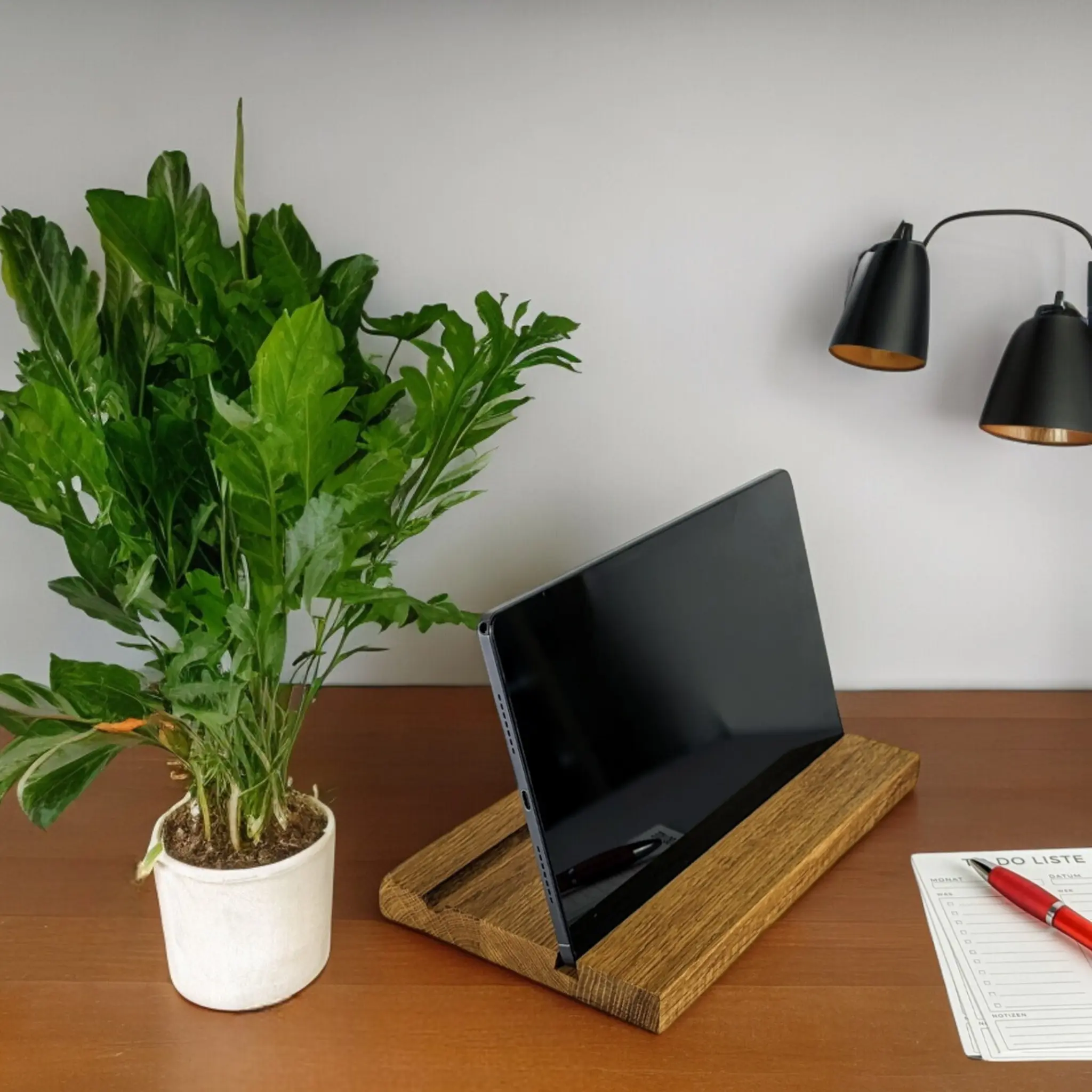 Eleganter Tablet-Ständer aus Eichenholz - Baumkrone
