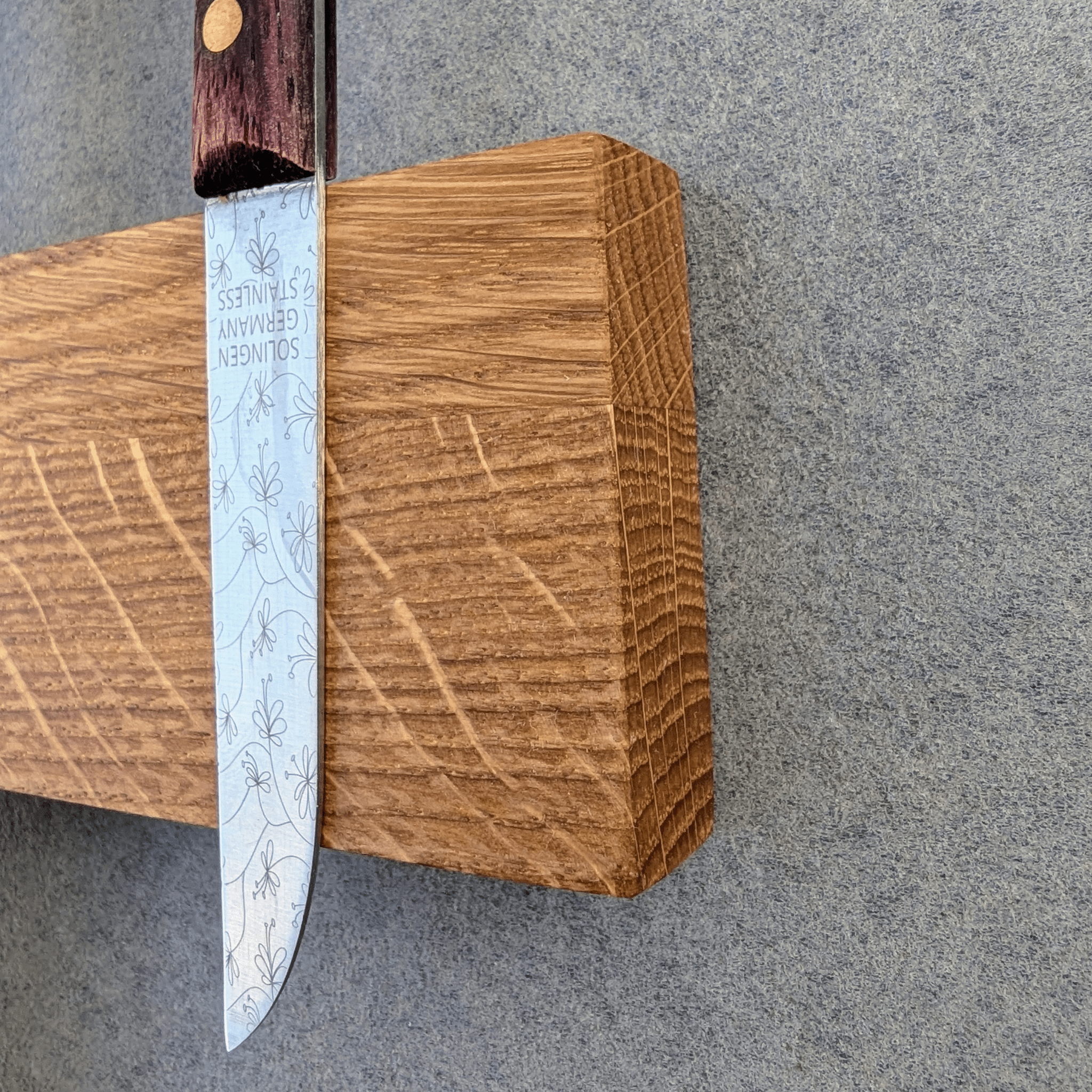 Elegante magnetische Messerleiste aus Eichenholz - Baumkrone