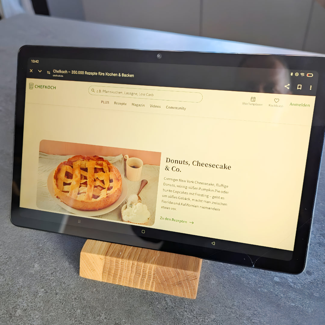 Handy-/ Tablet-Ständer aus nachhaltigem Eichenholz