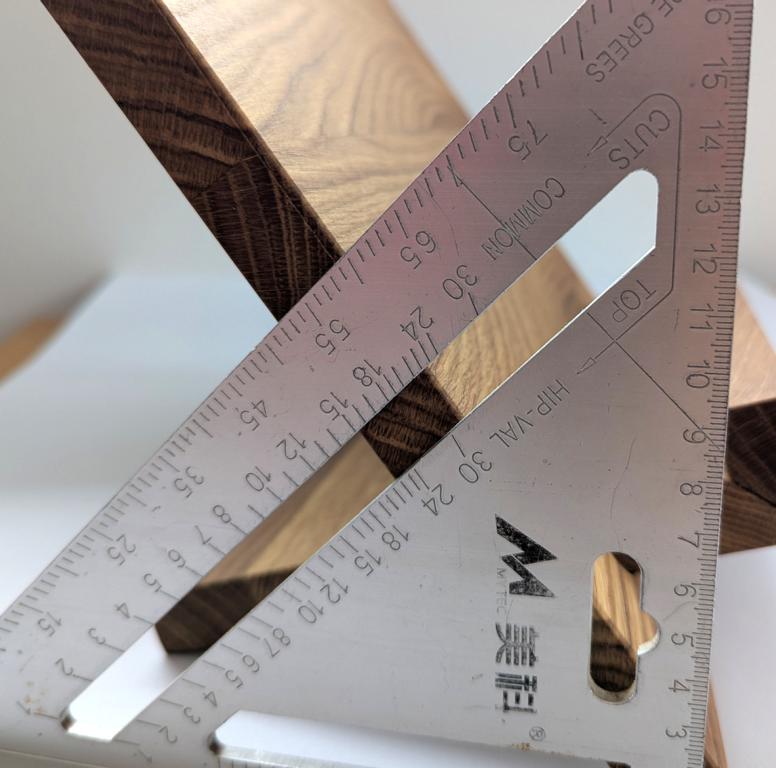 Flexibler Kochbuchständer aus massivem Eichenholz