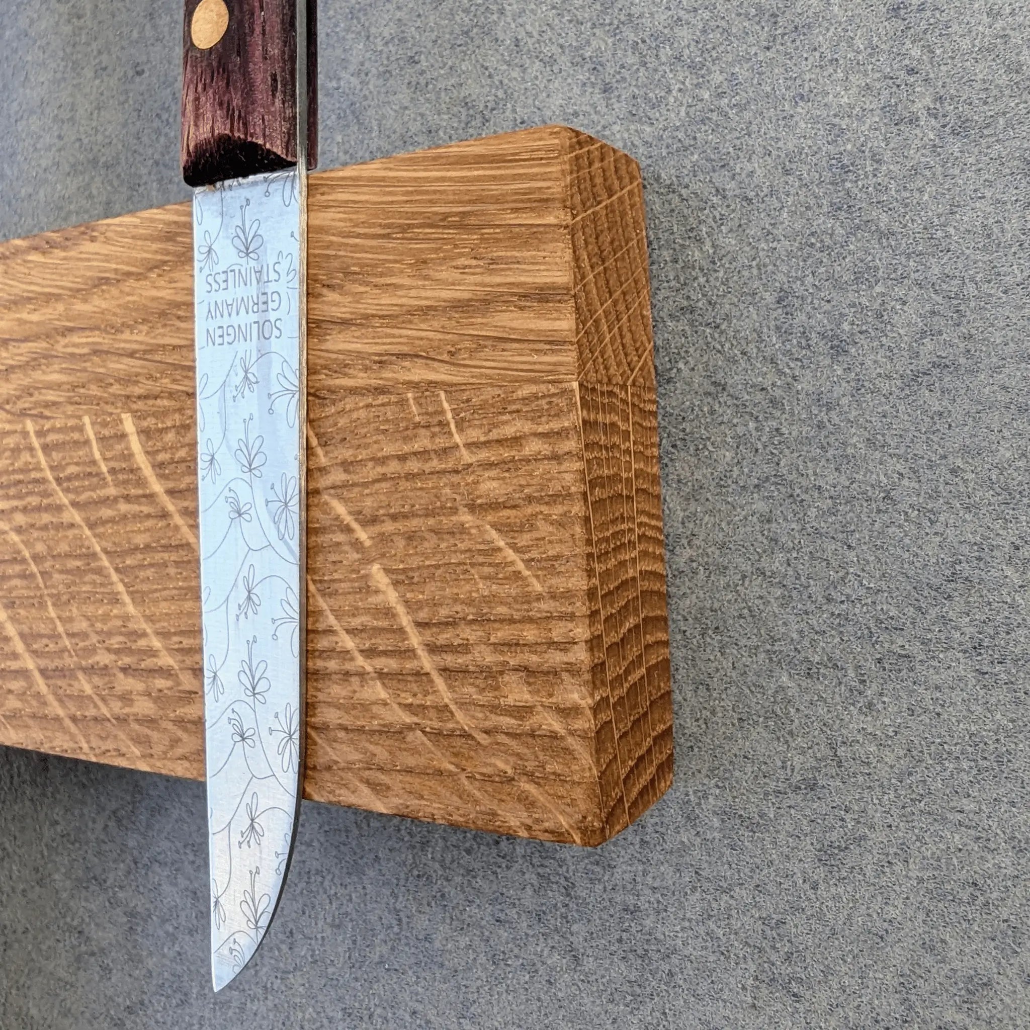 Elegante magnetische Messerleiste aus Eichenholz - Baumkrone
